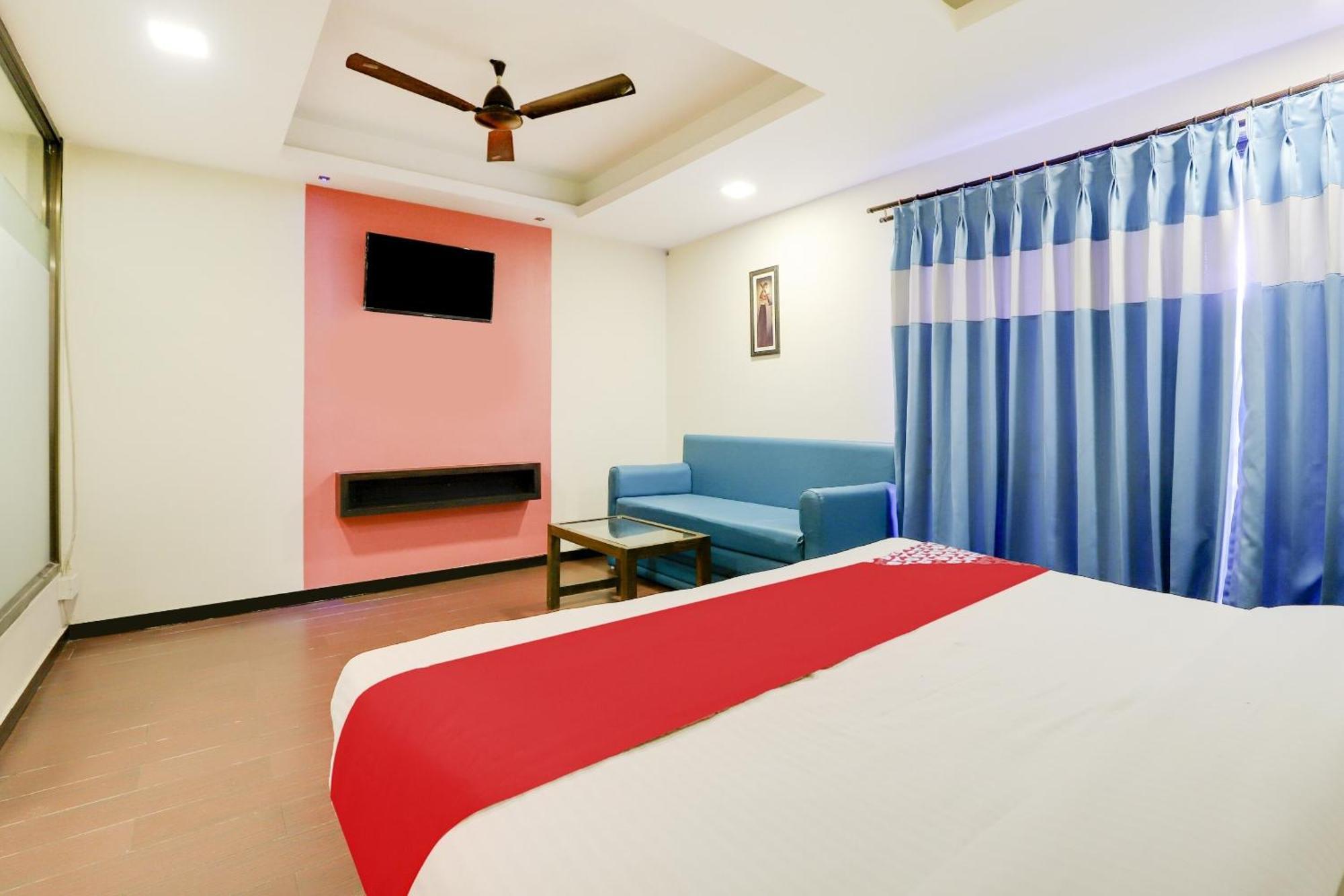 Oyo Hotel Dash Vadodara Exterior foto